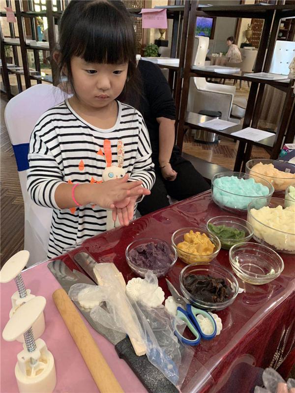 情系中秋，樂享團圓——君河灣社區冰皮月餅制作活動圓滿落幕